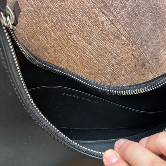 Charles & Keith Carey Crescent Hobo Bag - Noir (Black) - Picture 3 of 5